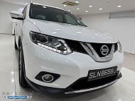 Nissan X-TRAIL 2.0 CVT 4WD Sunroof 7 Seater 2017 White Rear Entertaiment